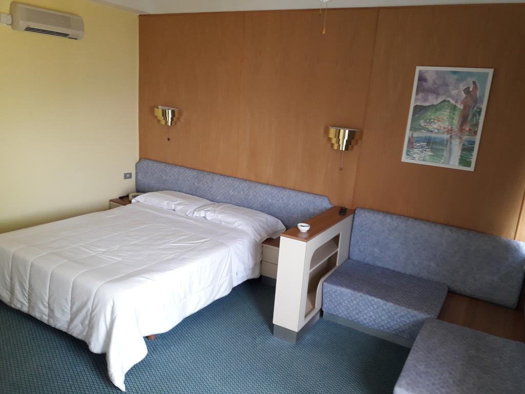 Hotel Nautilus วัลมาเดรรา ภายนอก รูปภาพ